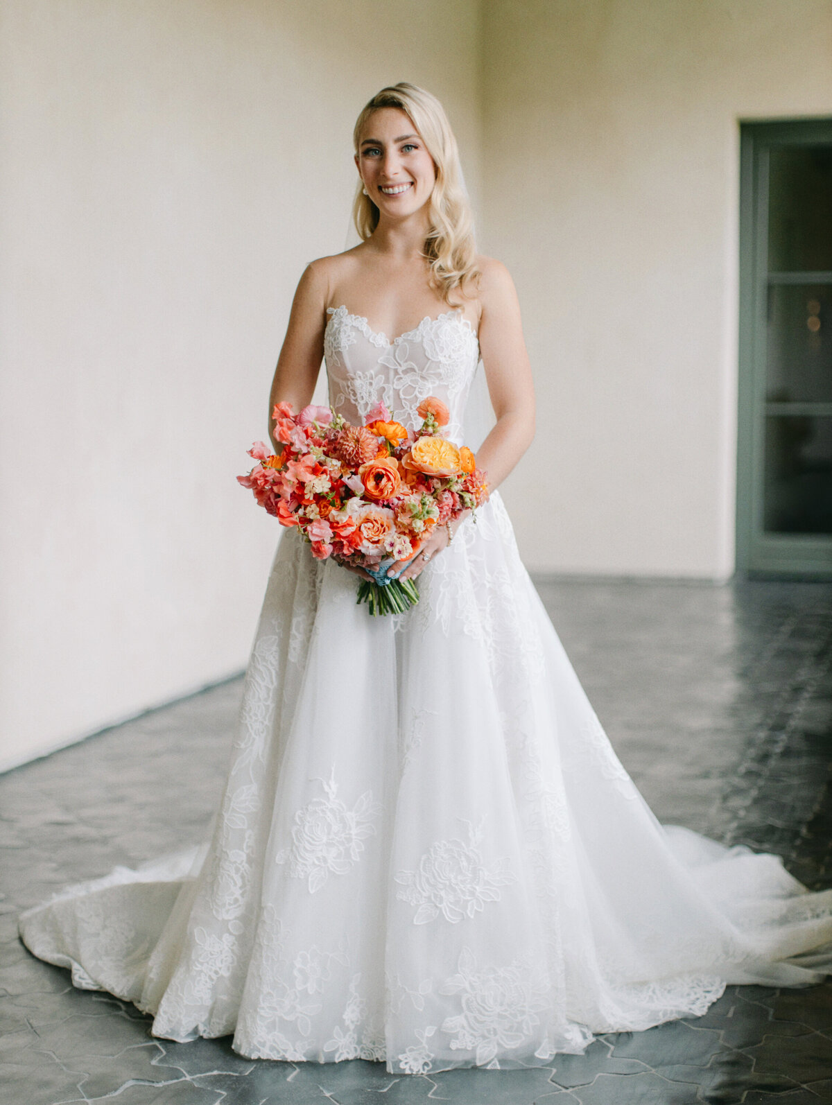 commodore-perry-estate-wedding-spring-bridal-portrait