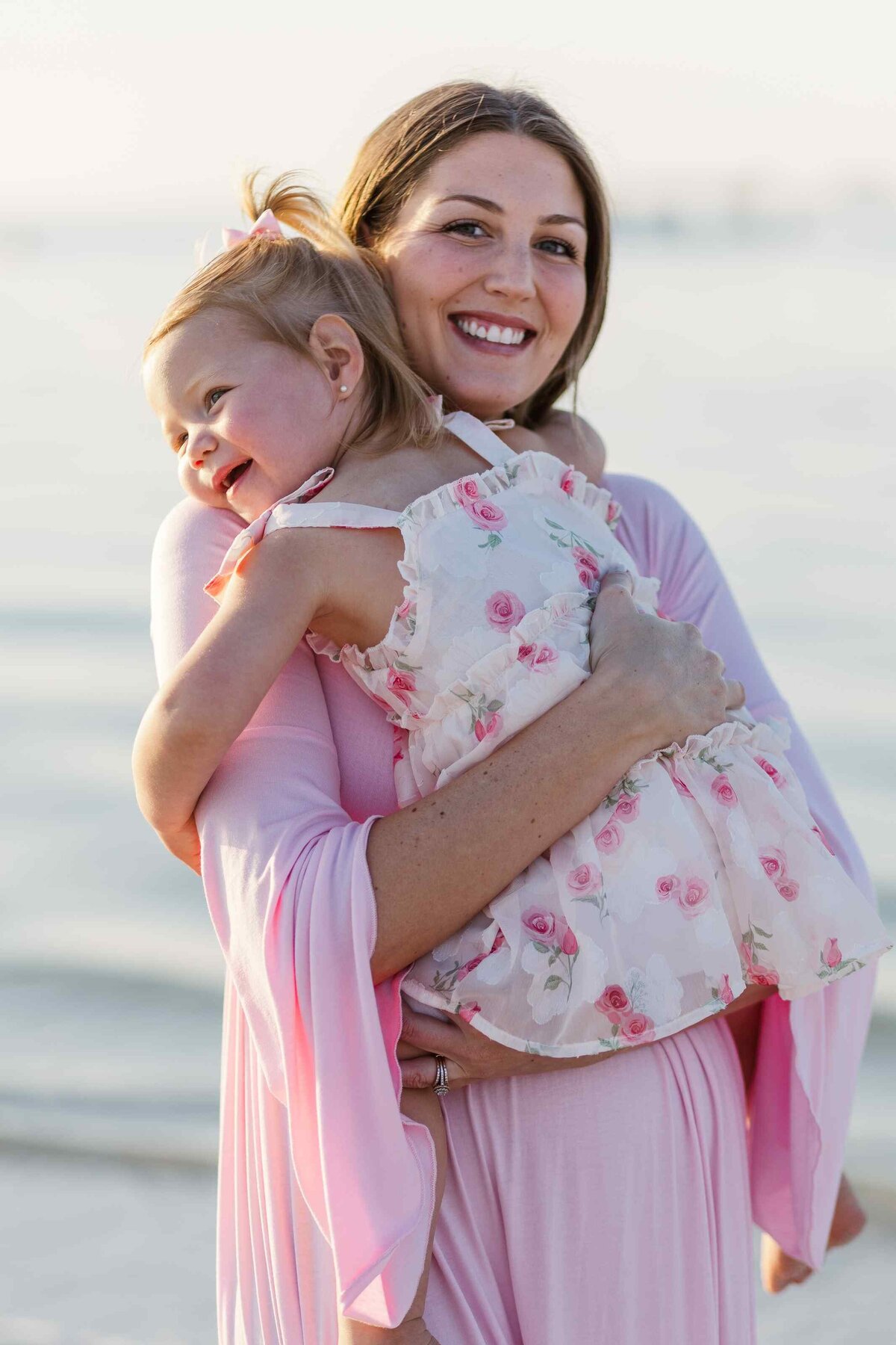 10-pregnant-mom-hug-toddler