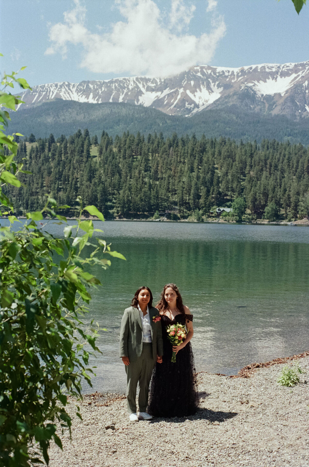 Lakeside_Brenda&JanieElopementPhotos_OregonWeddingPhotographer_KuroCreativeHouse-18