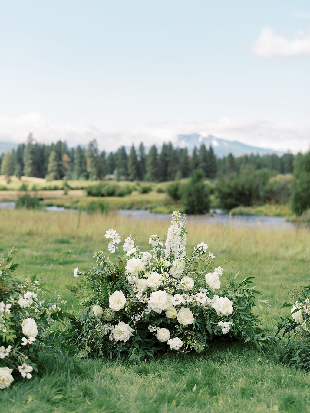 ceremony-white-floral-arrangement