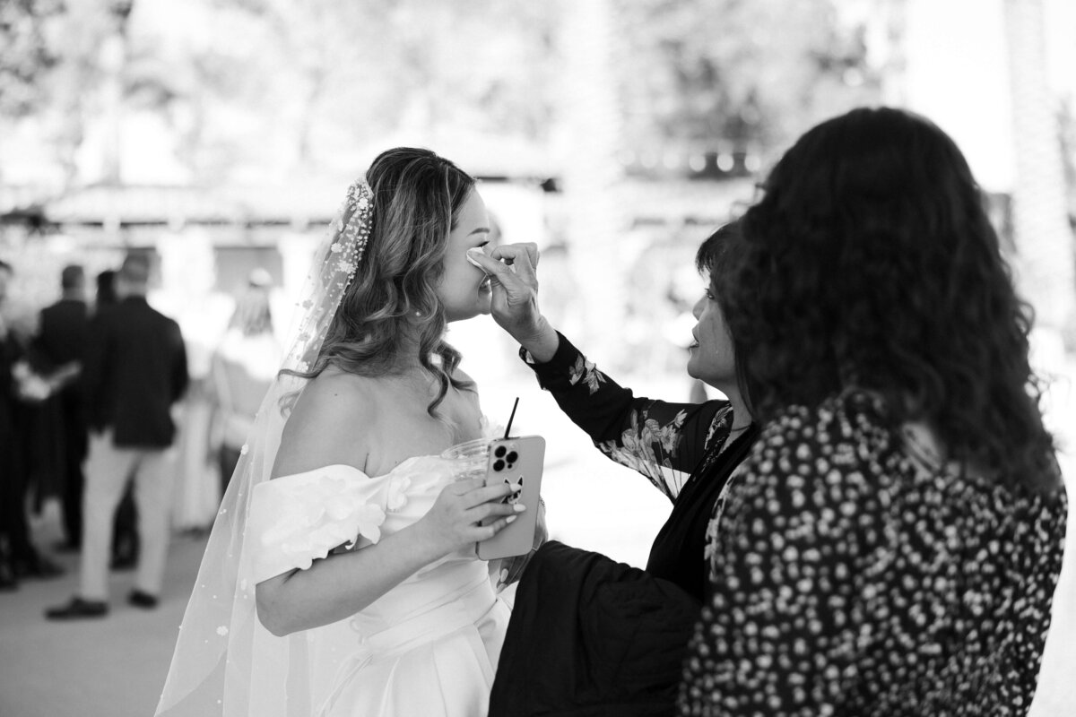90_riskyexposure_marley-simon_las-vegas-elopement-photography