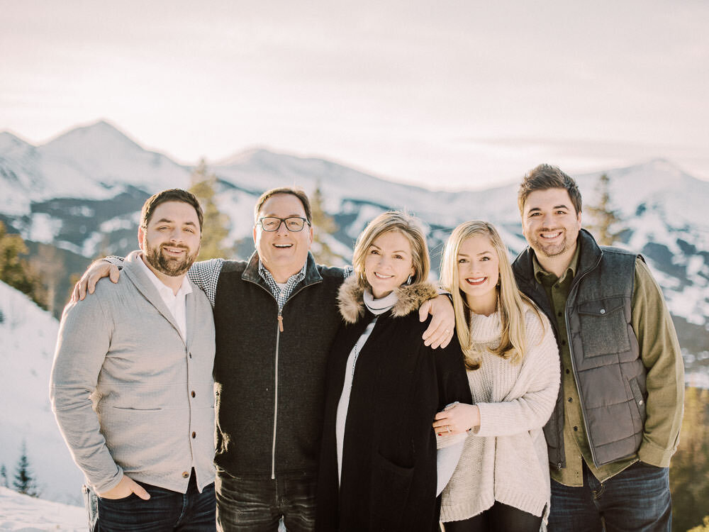 Colorado-Family-Photography-Vail-Mountaintop-Winter-Snowy-Christmas-Photoshoot28