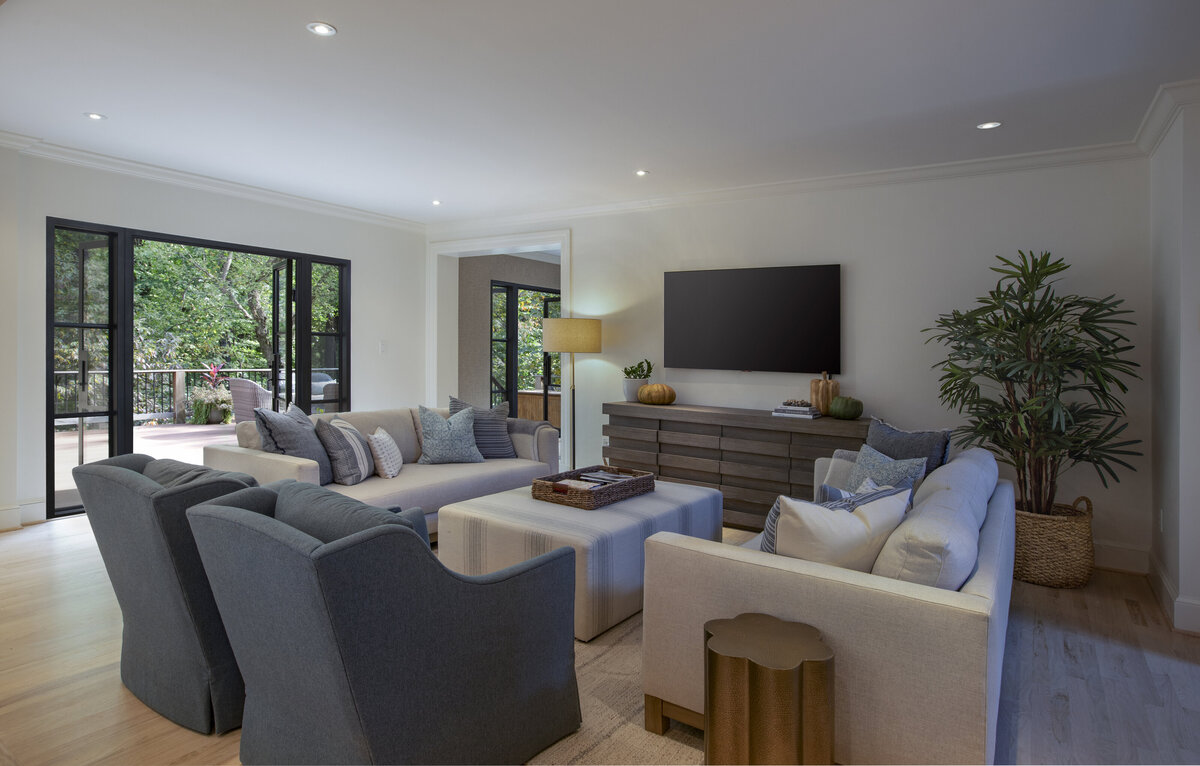 Scardino October 2021 Julie Meollering Living Room OPEN