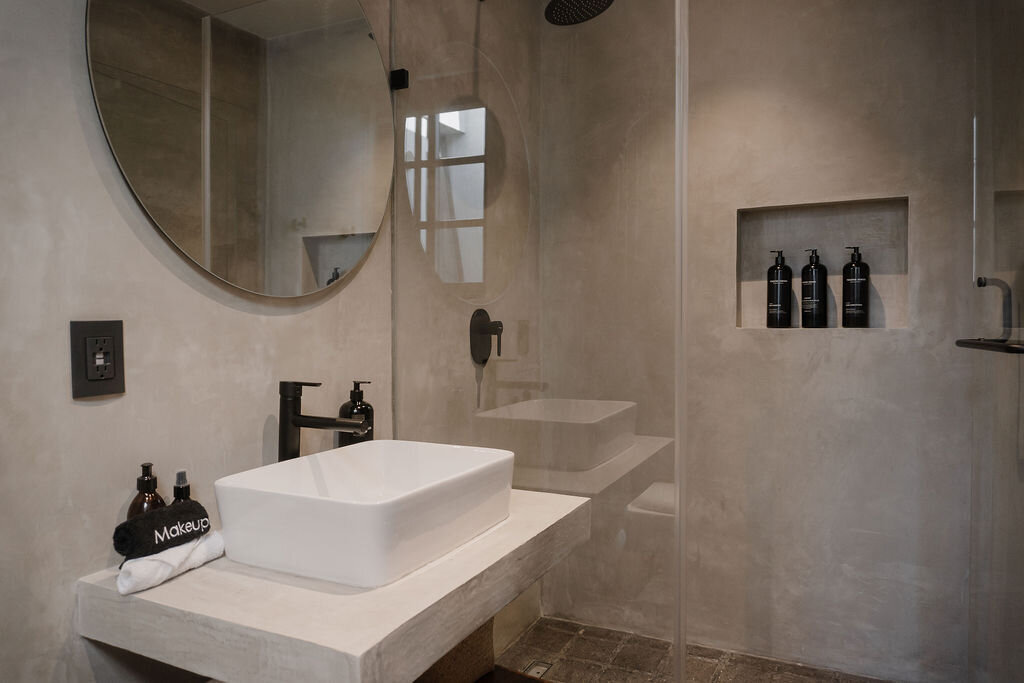 washroom-spa-concrete-ceramic