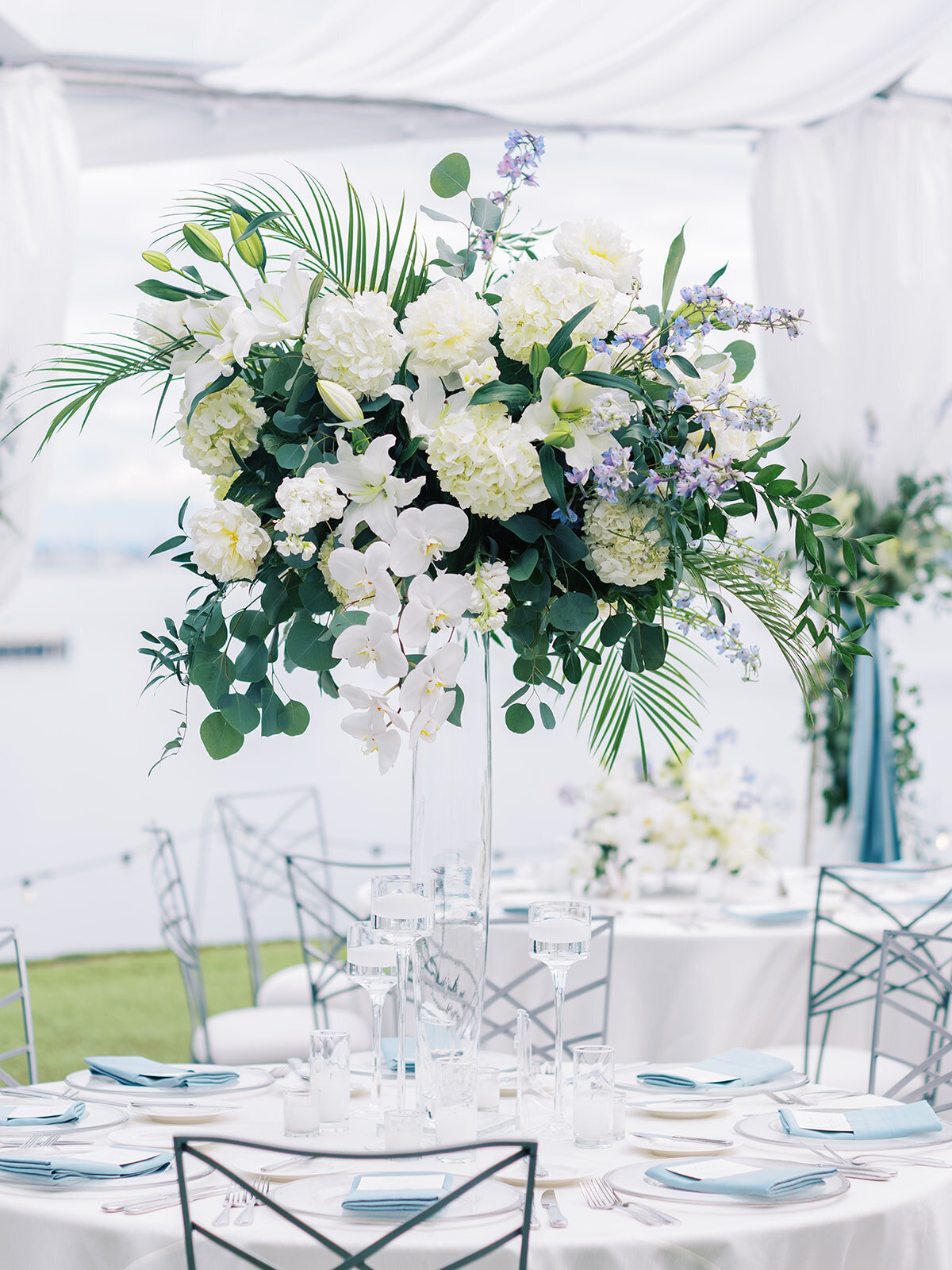 Luxurious-White-Admirals-House-Wedding-Flora-Nova-Design-Seattle-00006
