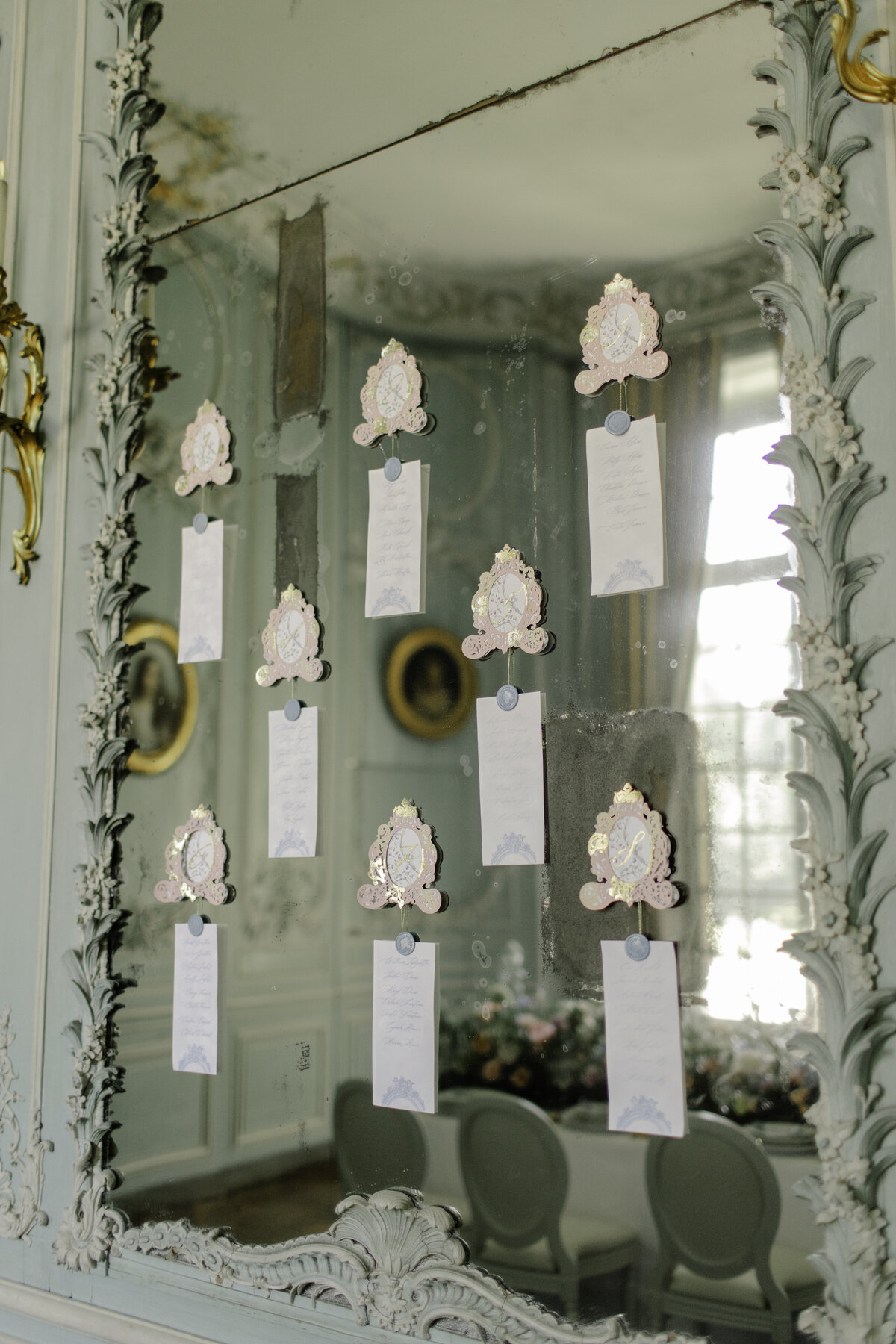 Mirrored escort card display