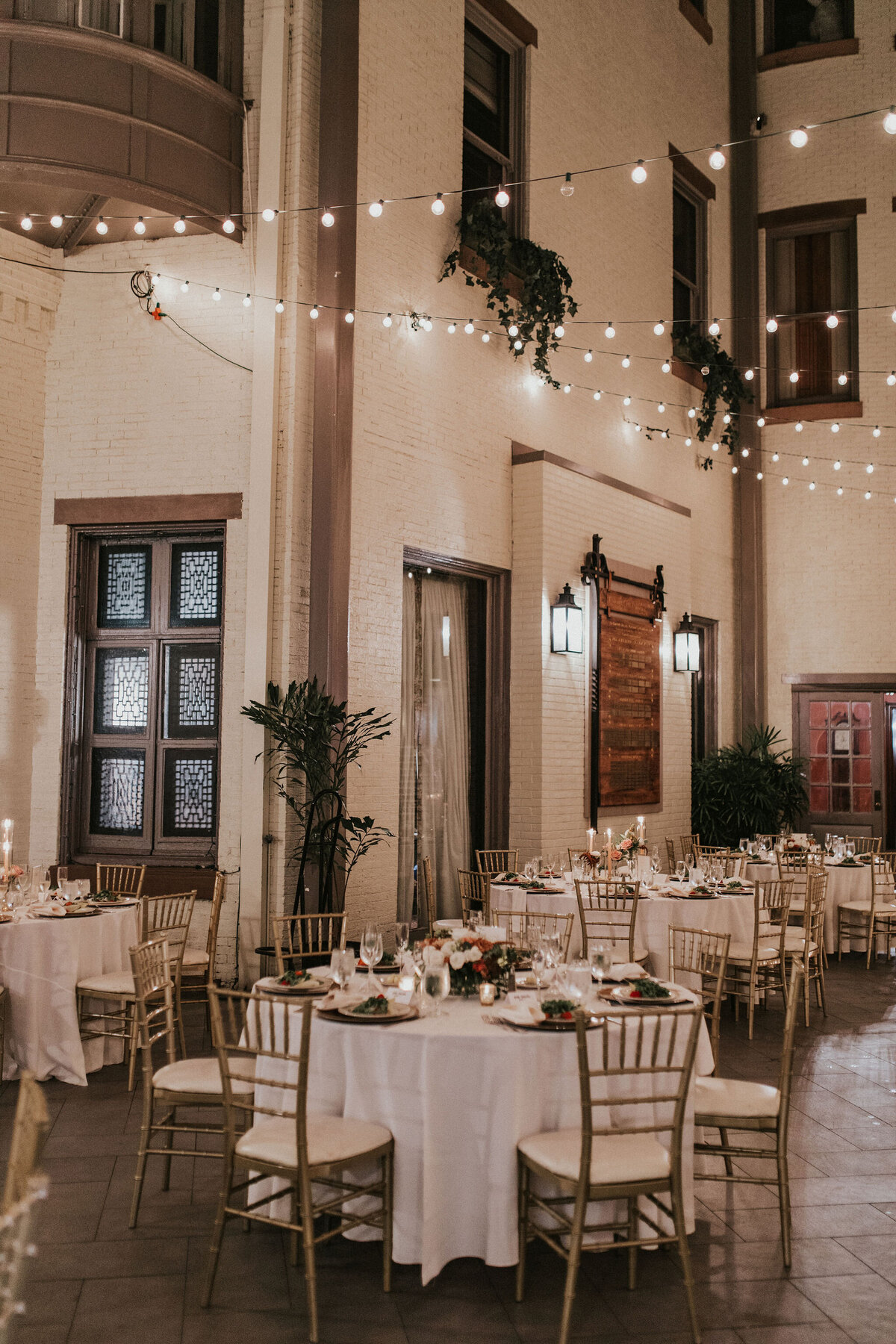WELLING-FLORES.Wedding.EngineersClub-rcptn-37