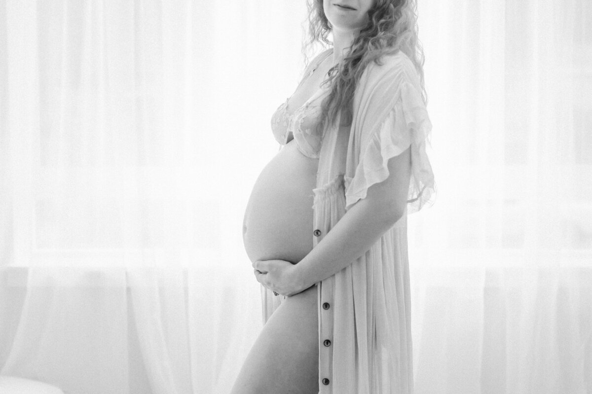 intimate-maternity-boudoir-session-78