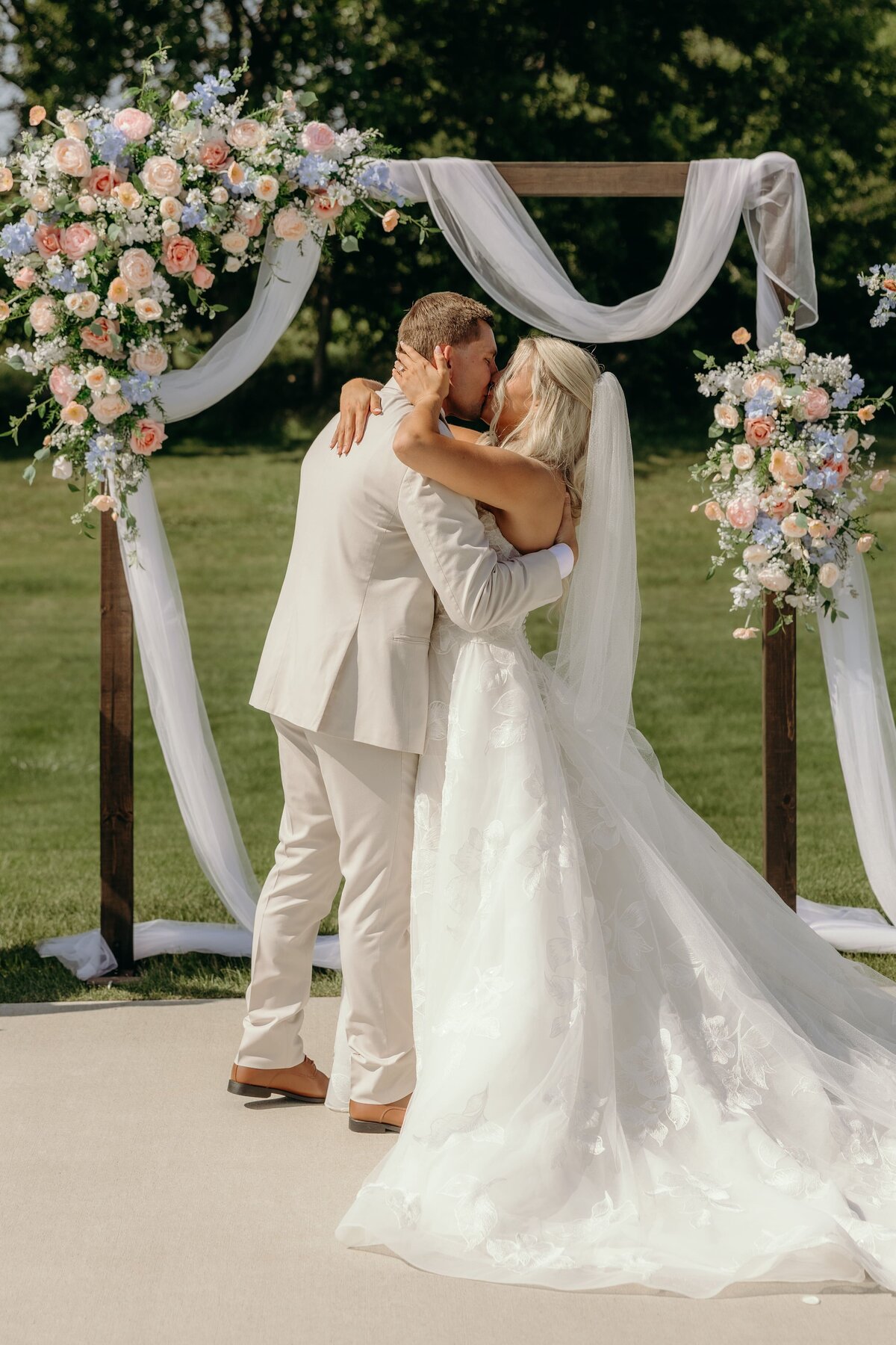 heartfelt-summer-wedding-16