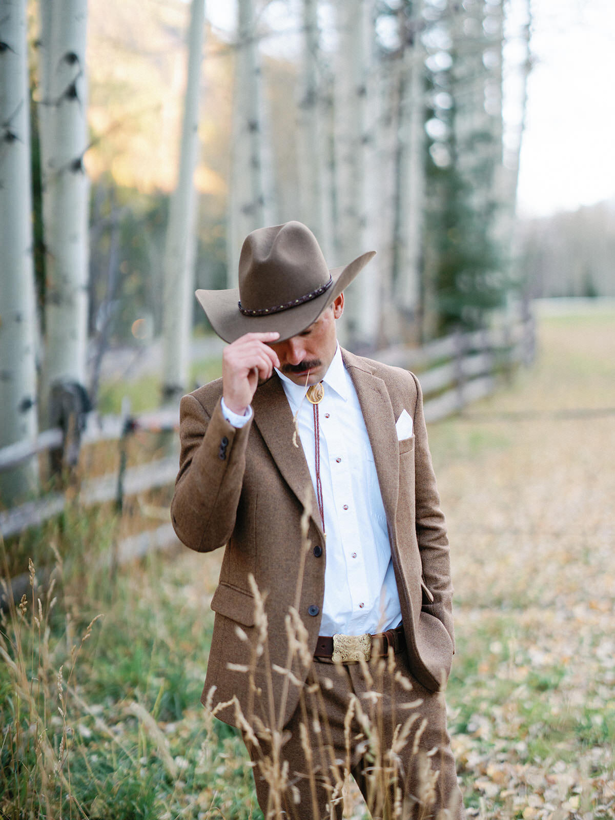 Aspen fall tented wedding at t lazy 7 ranch_RxL-100