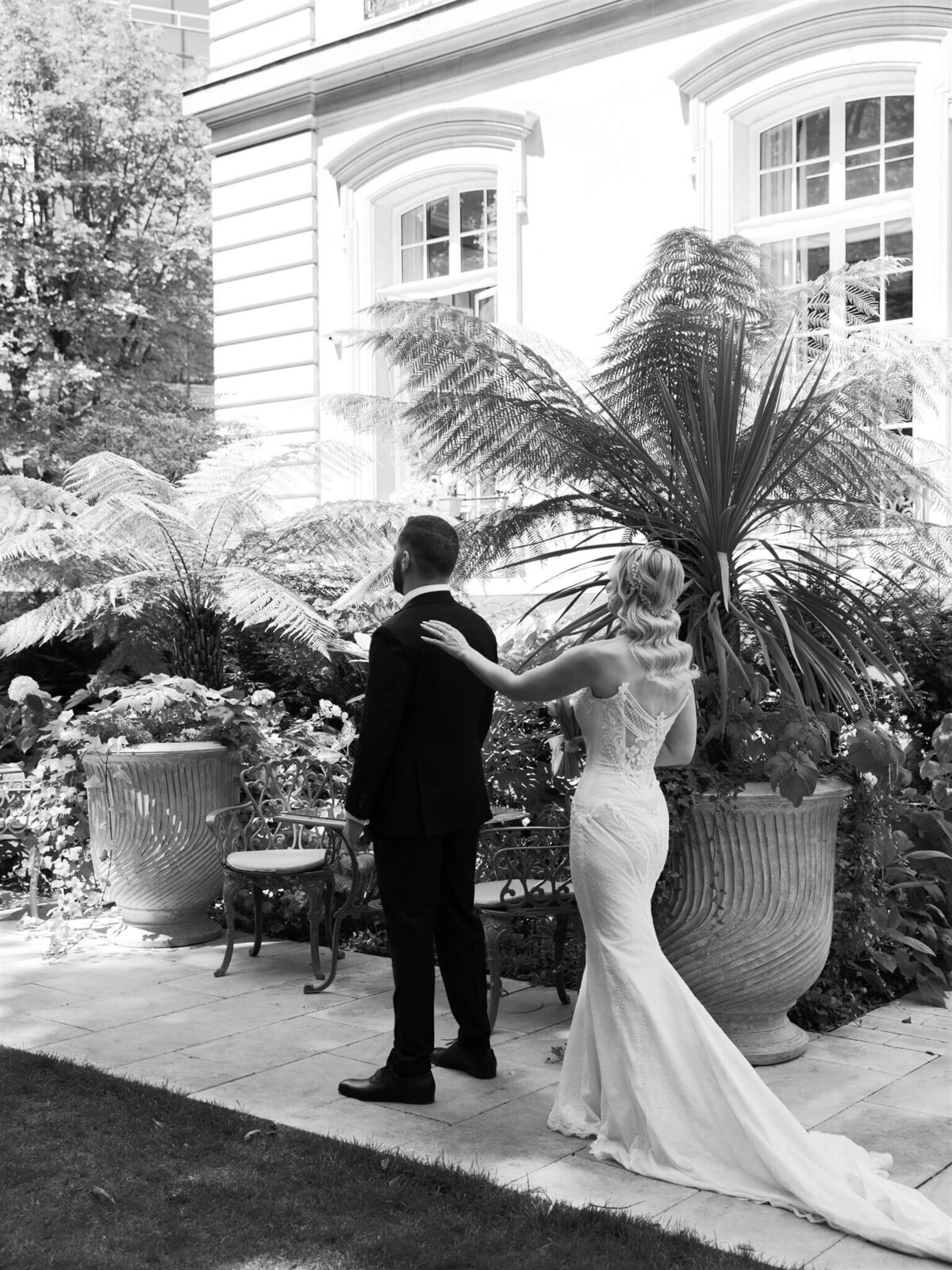 DianeSoteroPhotography_Wedding_StJamesHotel_HotelLeMarois_Paris_France_064