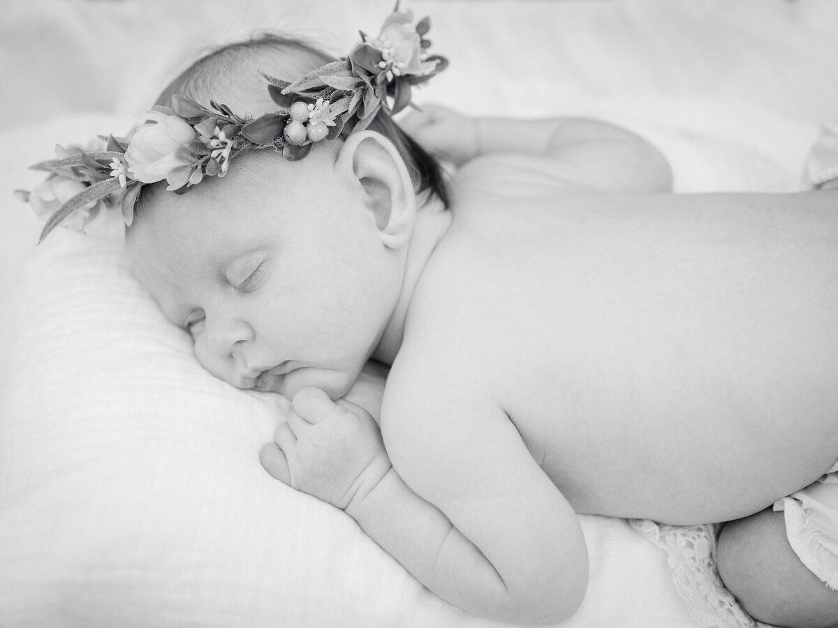 Sleeping-Baby-Floral-Headband-Black-and-White-Bainbridge-Tallahssee.jpg