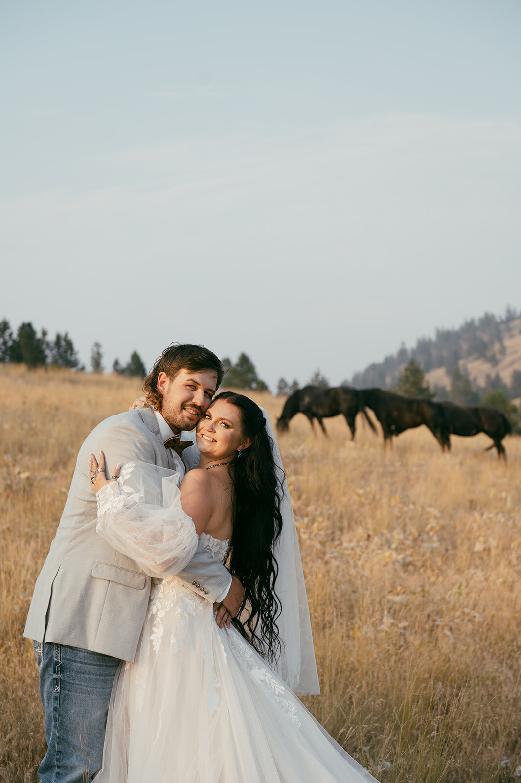 presley-gray-photo-wild-horse-montana-elopement-9786