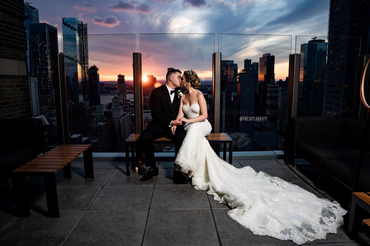 emma-cleary-new-york-nyc-wedding-photographer-videographer-venue-the-skylark-11