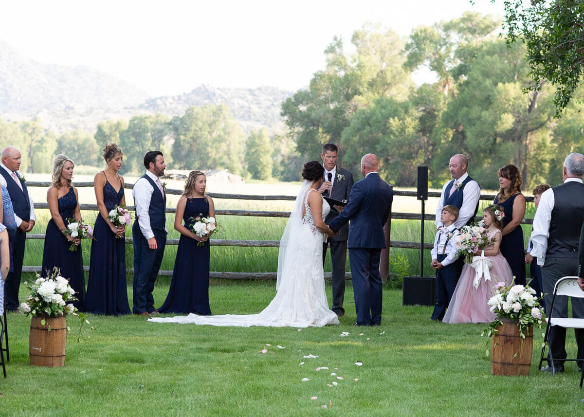 outdoor-wyoming-wedding-venue-elk-hollow-lodge-murray_9