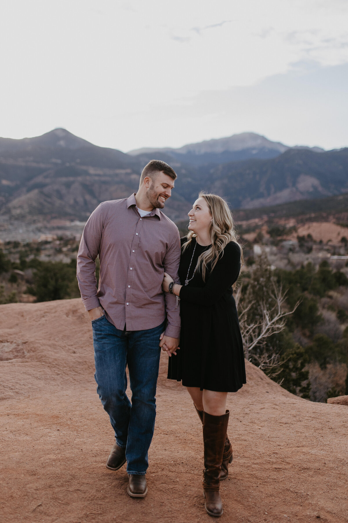 Garden-of-the-gods-engagement-session-2