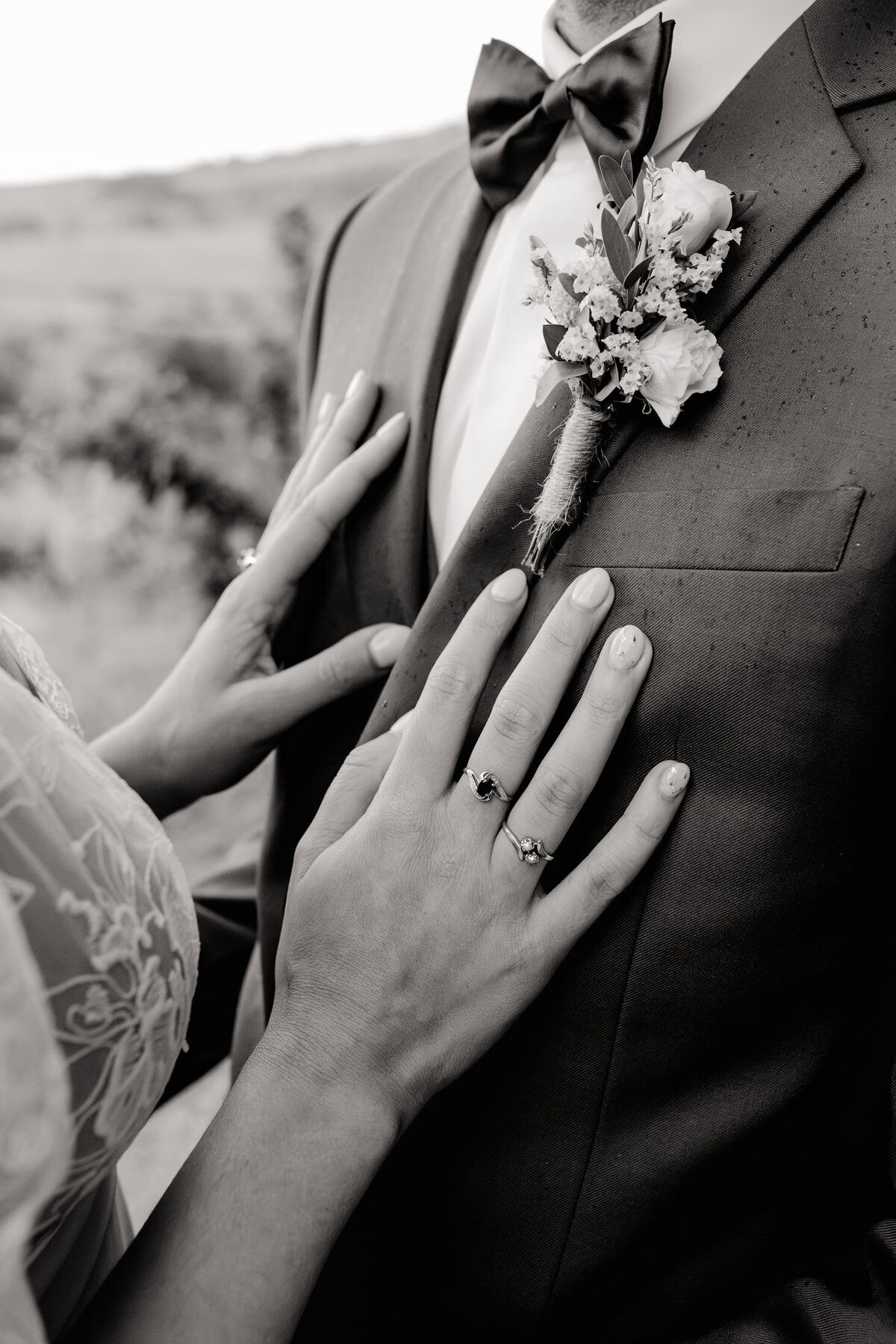 Violaine-et-Damien-mariage-couple-exterieur-vignes9