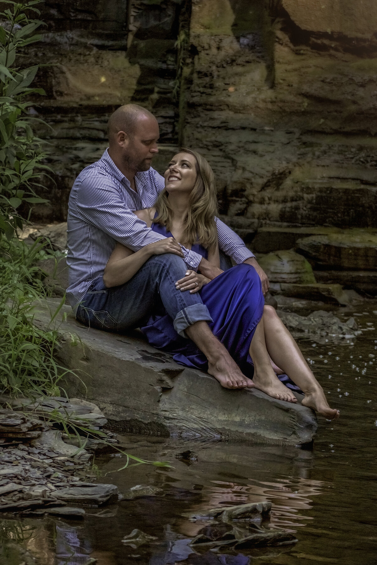 Buffalo and Rochester, NY  family, newborn, maternity, senior, and wedding photographer. Specializing in beautiful ethereal imagery,  print packages, maternity client closet. Buffalo and WNY maternity, newborn, senior and family photographer. Specializing in beautiful, colorful, ethereal maternity and newborn imagery. You can come to my dedicated studio or we can have our session in one of the many beautiful locations Buffalo, NY has to offer.