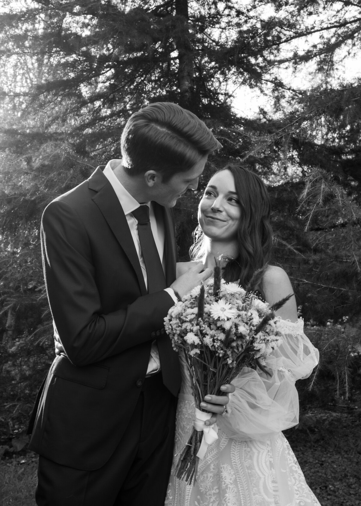 Romantic-documentary-wedding-Jardin del Sol-jennifer-moreno-photography-bride-and-groom