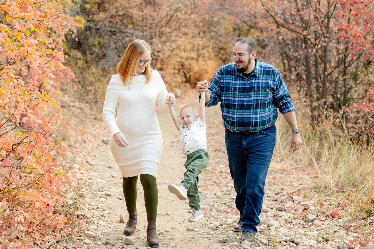 Provo-UT-Family-Session-Provo-Canyon-Big-Springs-Park-Fall-Mini-Session-Magnolia-and-Grace-Photography-Co-EdenJ# (1)-11