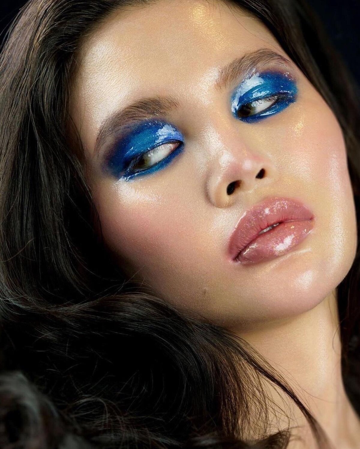 woman-editorial-shoot-colourful-makeup (2)