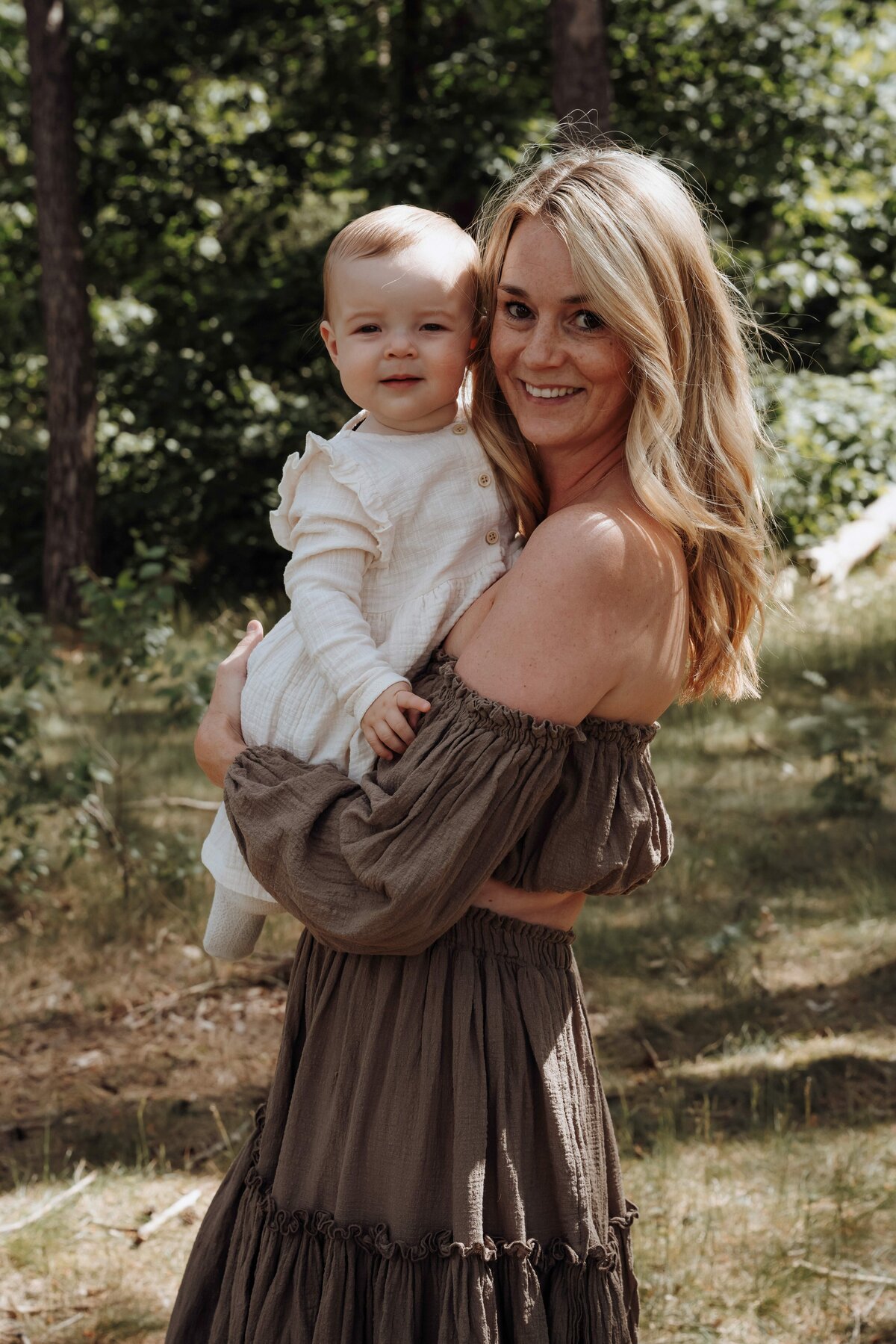 motherhood fotografie limburg, motherhood shoot limburg, motherhood shoot haelen, motherhood shoot roermond, motherhood shoot leudal, motherhood fotografie, motherhood shoot limburg, motherhood shoot brabant, moeder en kind fotografie limburg, moeder en kind fotografie, 