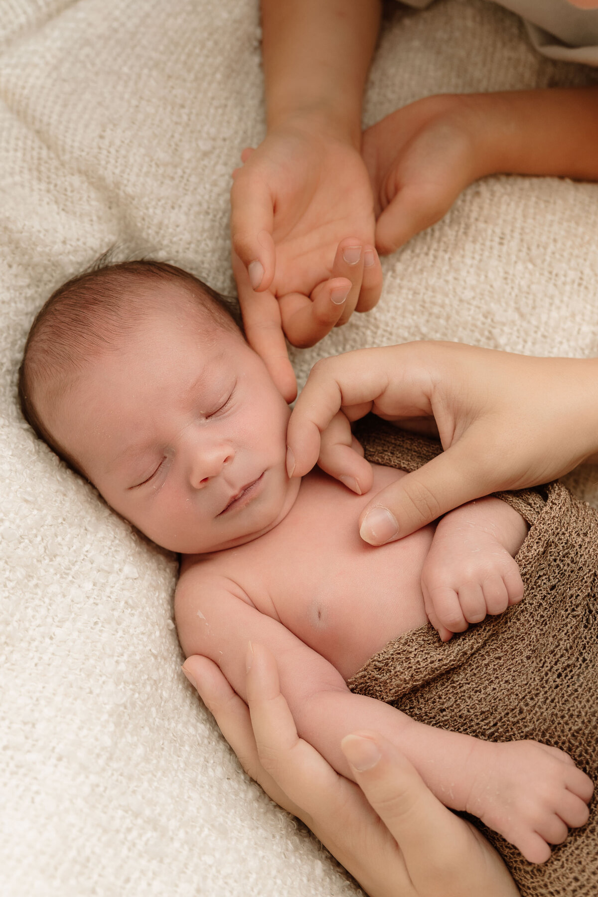 newborn fotograaf - zwangerschapsfotografie - videograaf - Sint-Niklaas - Pictures by Jess - mama en baby shoot