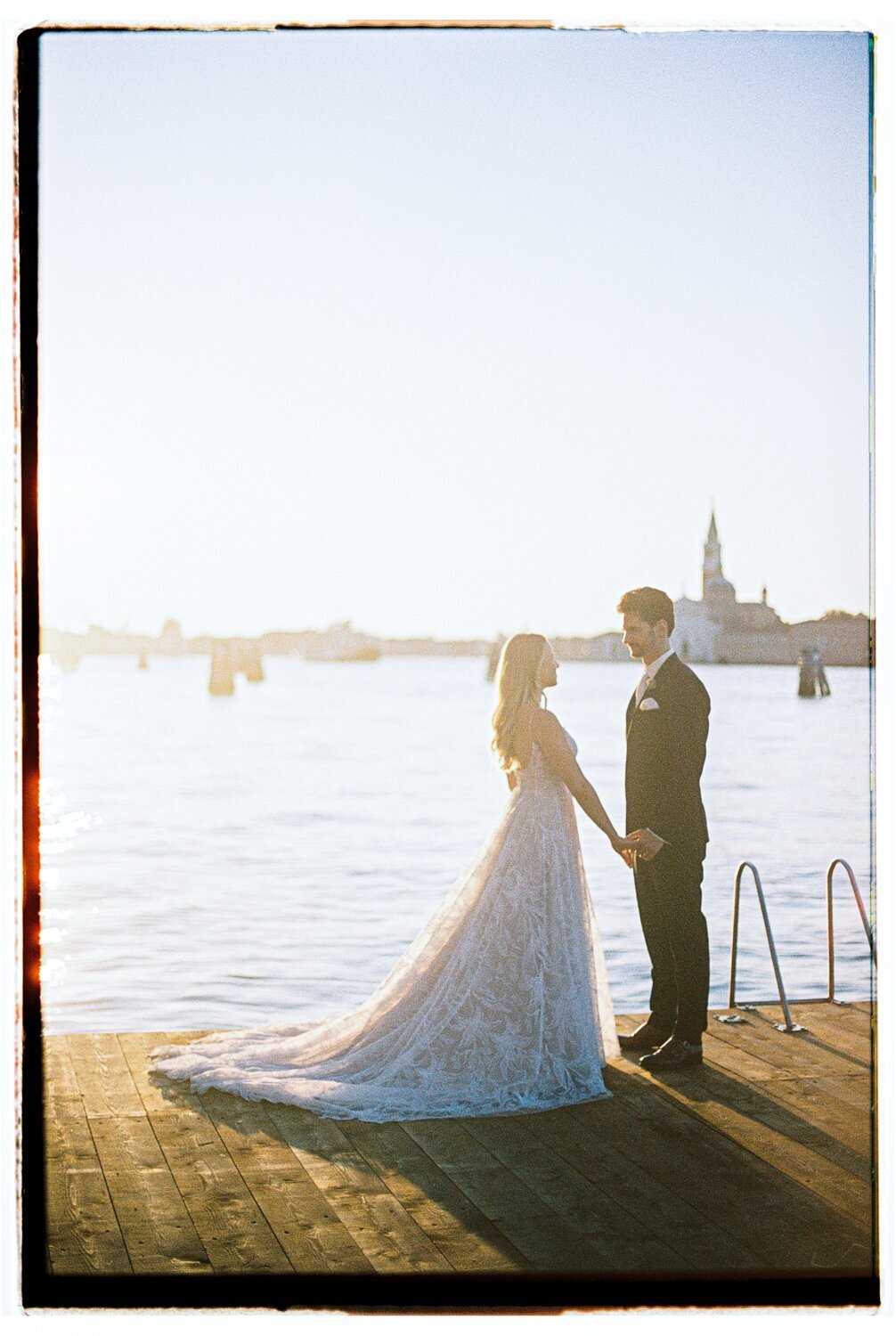 venice-elopement-photographer-editorial-film-35mm-wedding-fashion_0172