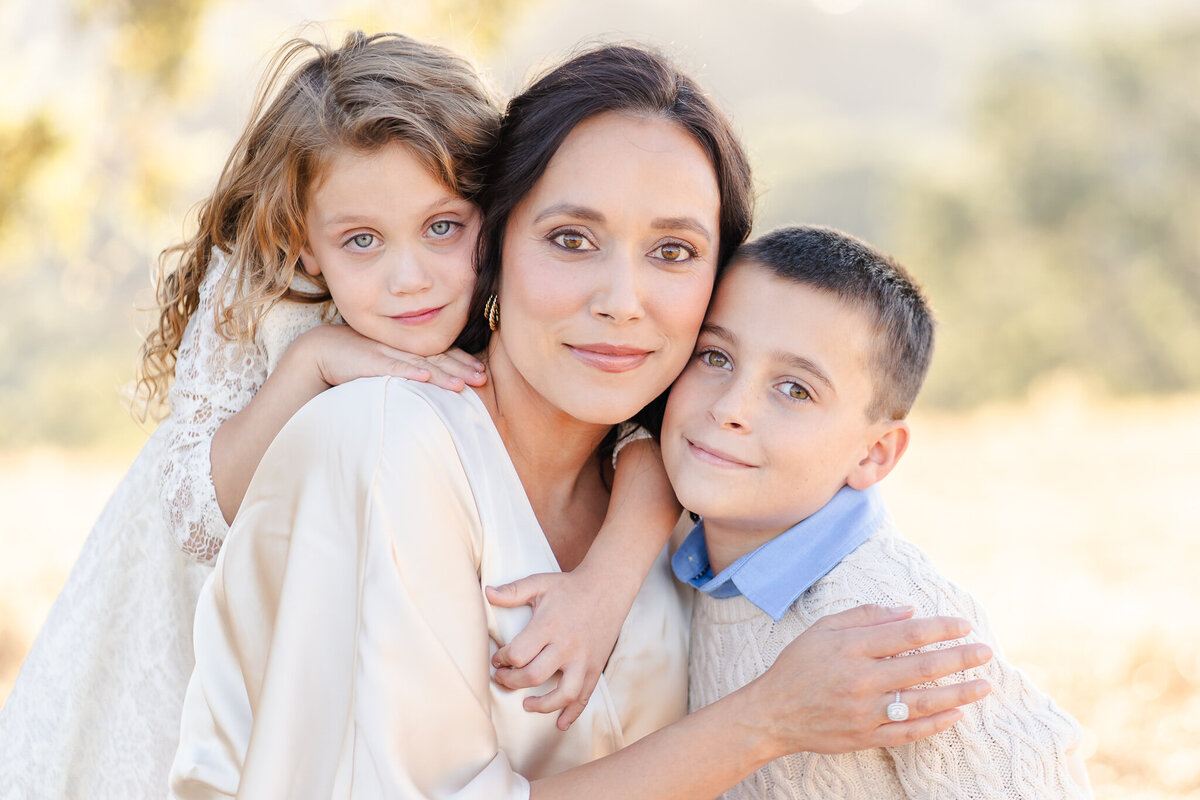 san francisco family photography closeup of mom and two kids and their beautiful eyes