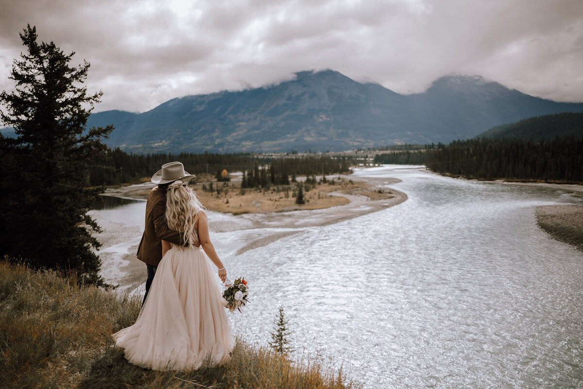Alberta_elopement_photographer (20)