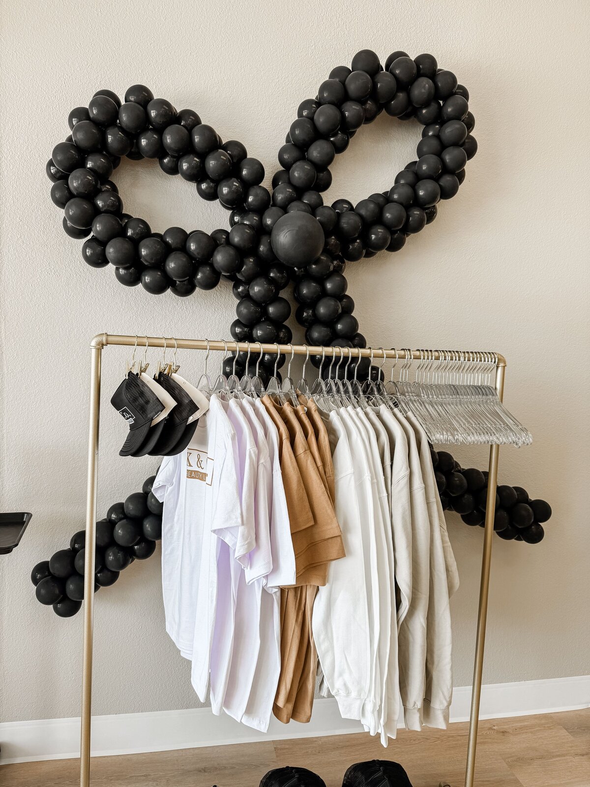 balloon bow for store opening