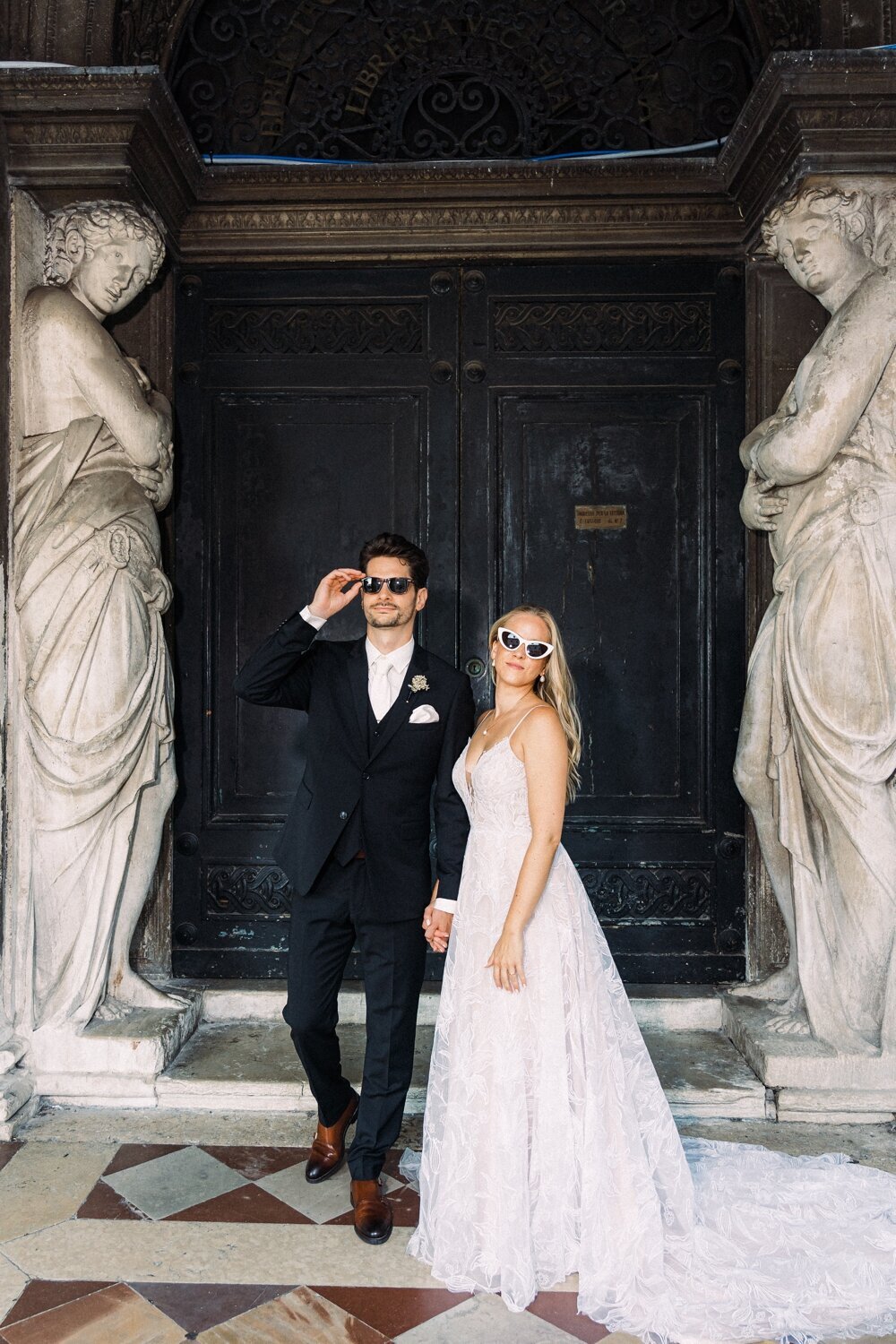 venice-elopement-photographer-editorial-film-35mm-wedding-fashion_0144