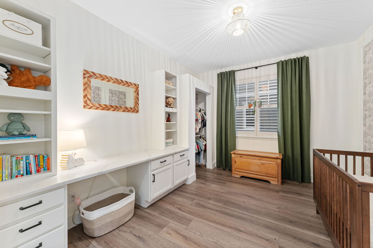 5-web-or-mls-4967 S Ukraine St 6
