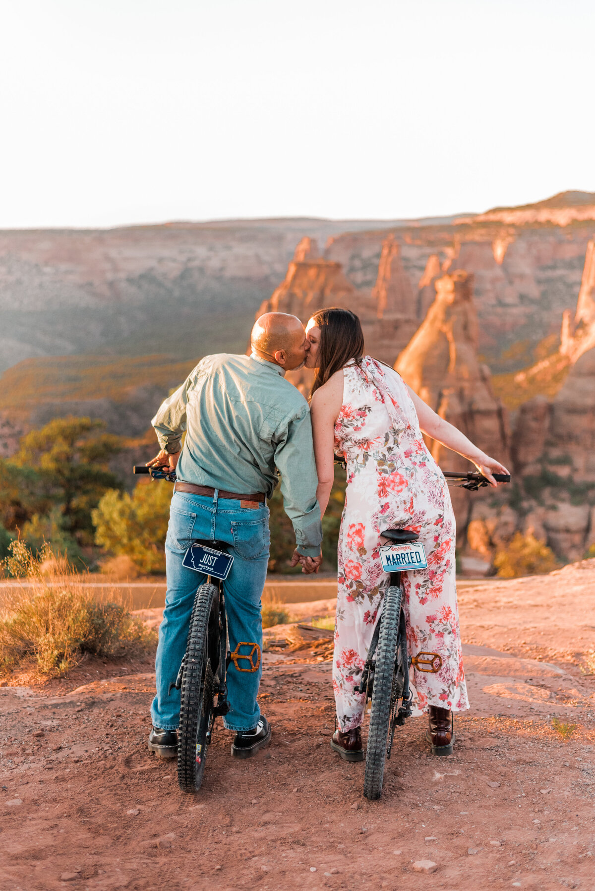 mountain-bike-elopement-colorado-national-monument_0147