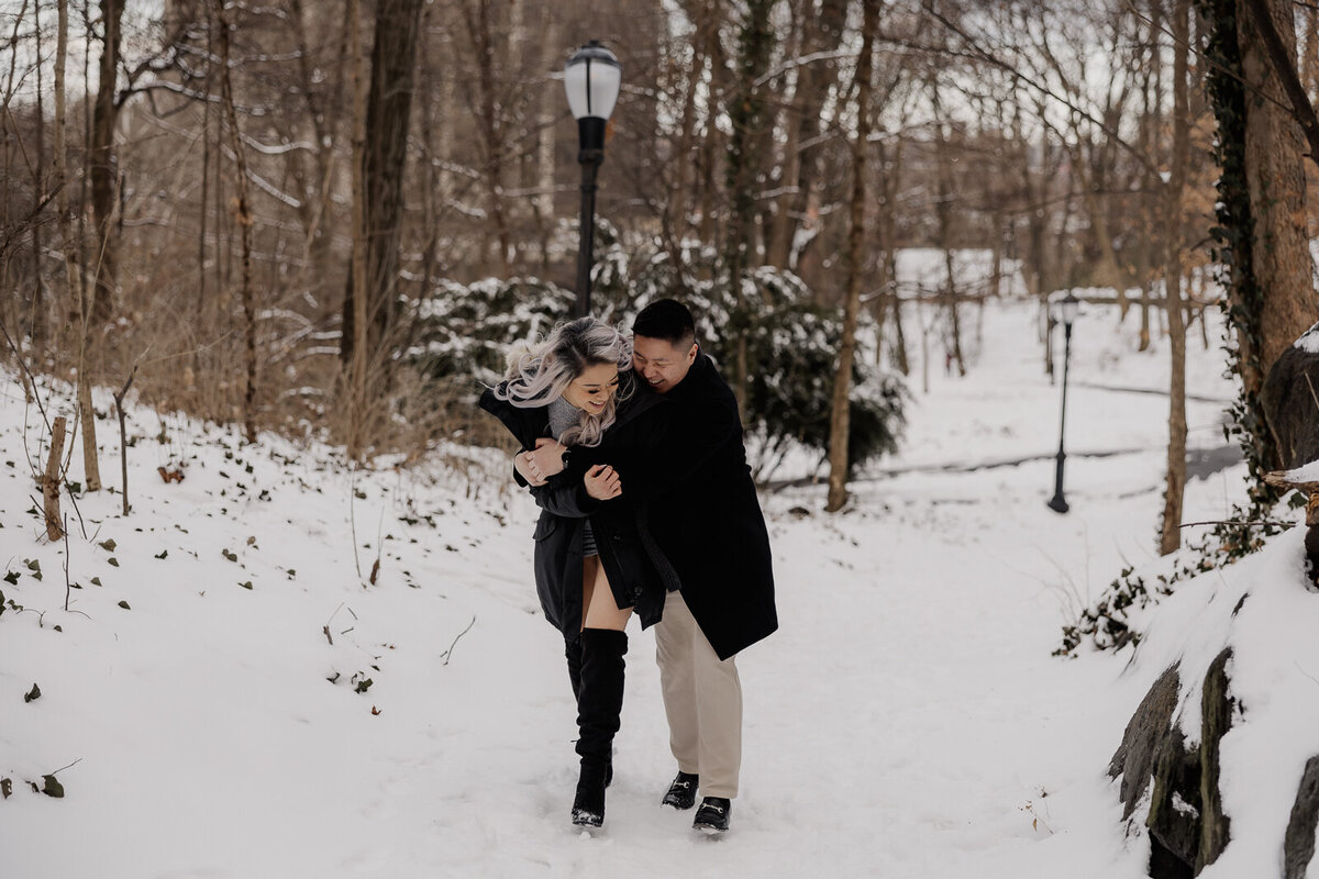 Engagement Photos in the snow at Fort Tryon Park NYC