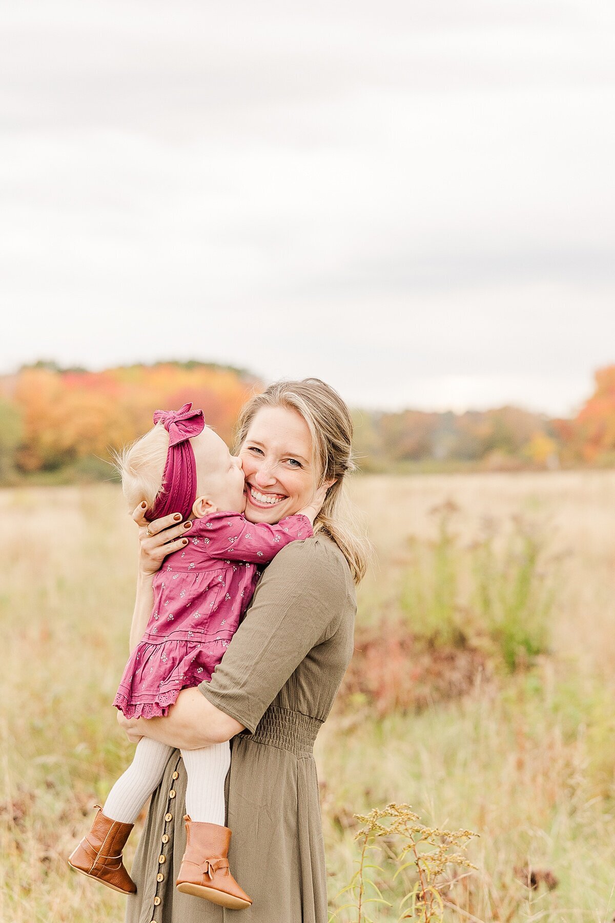 OutsiFamily Photo Session with Sara Sniderman Photography  at Cow Common, Wayland Massachusetts