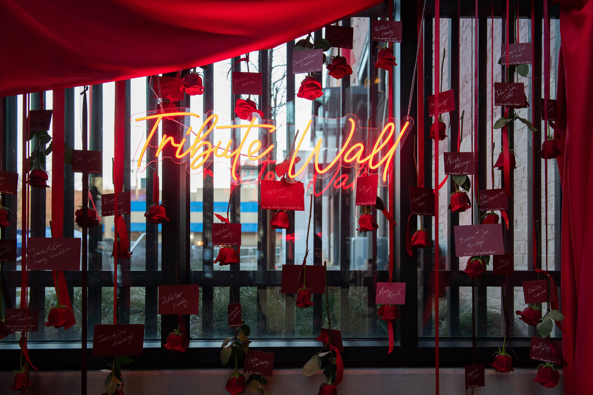 Red-Flowers-for-Fundraiser-Gala-Flora-Nova-Design-Seattle-00013