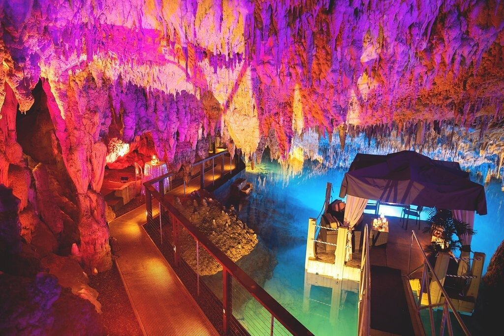 Revolve-Bermuda-Crystal-Cave-Party-Dasfete-9