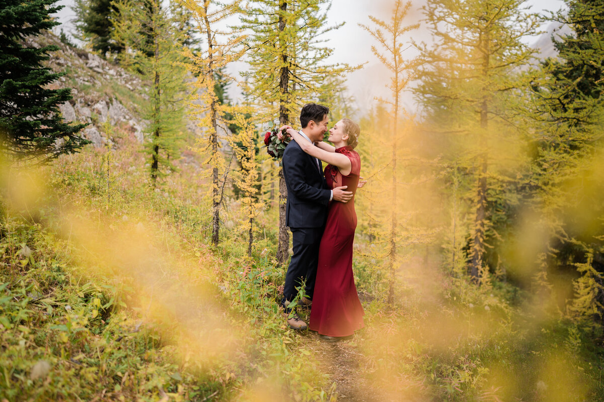 kananaskis-larch-hiking-elopement-6