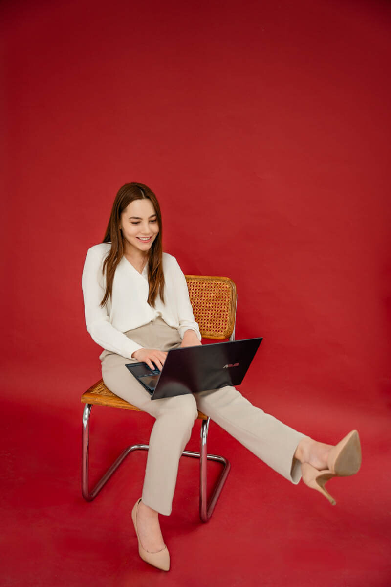 portrait of a social media consultant taken by olya photography