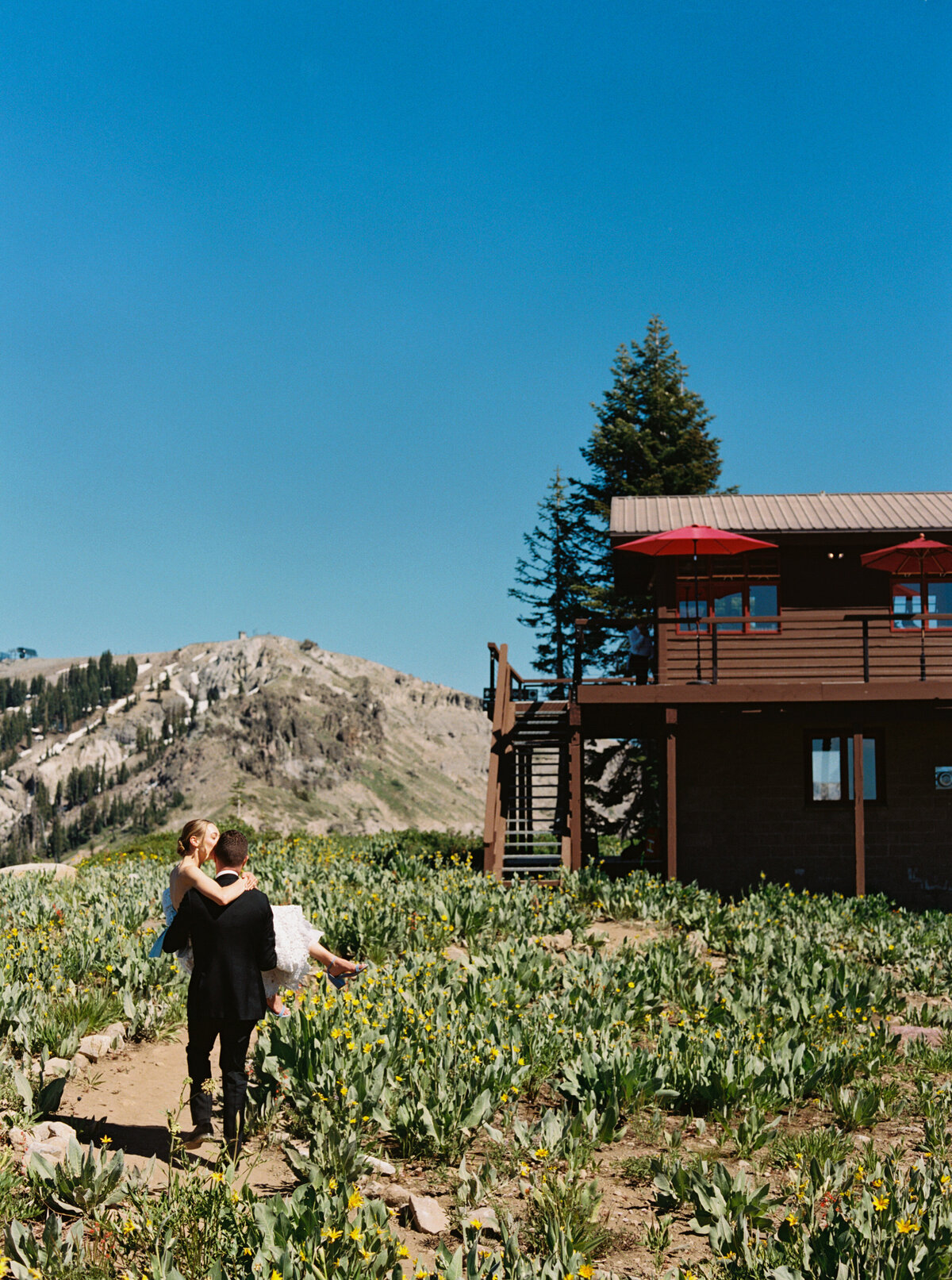 Lake_Tahoe_Ski_Resort_Wedding_024