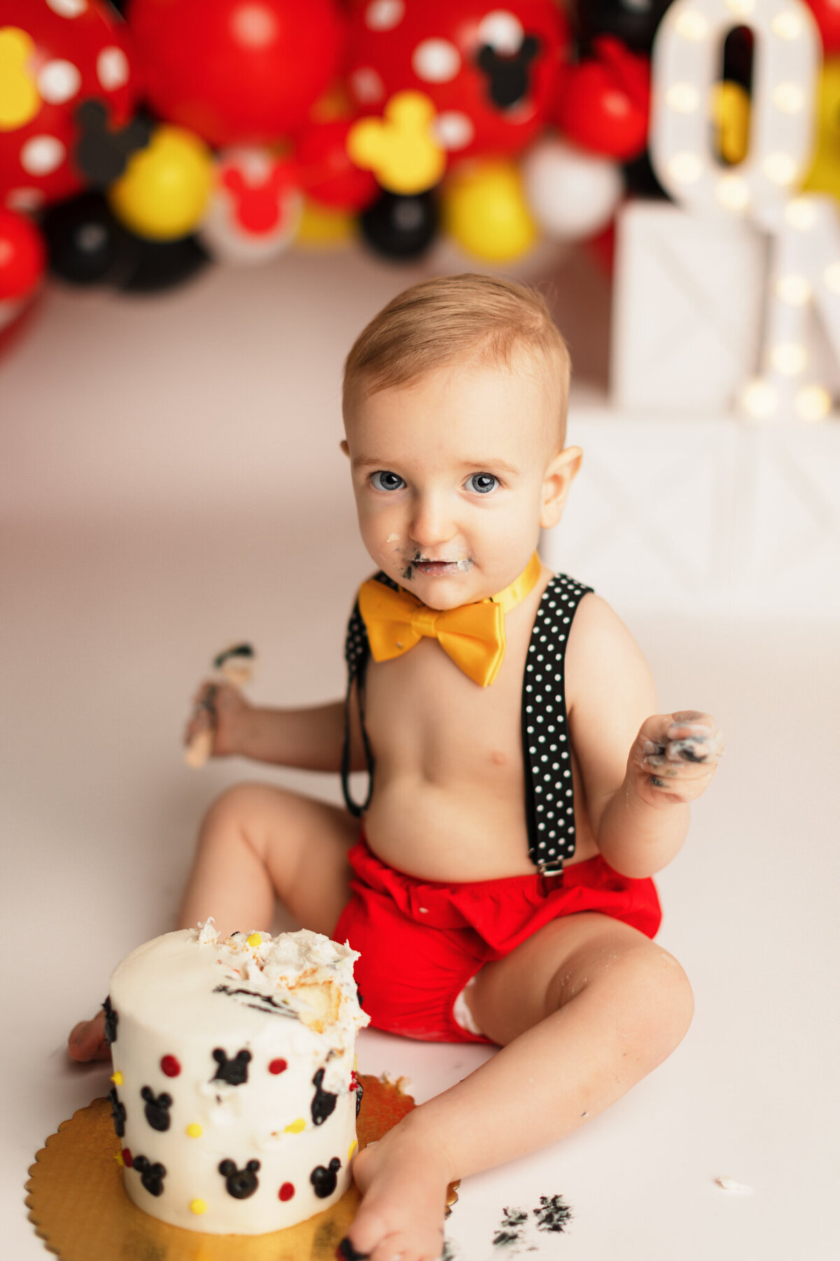 best cake smash photographer near me, NW Arkansas cake smash photography, baby photographer near me, NW Arkansas milestone sessions