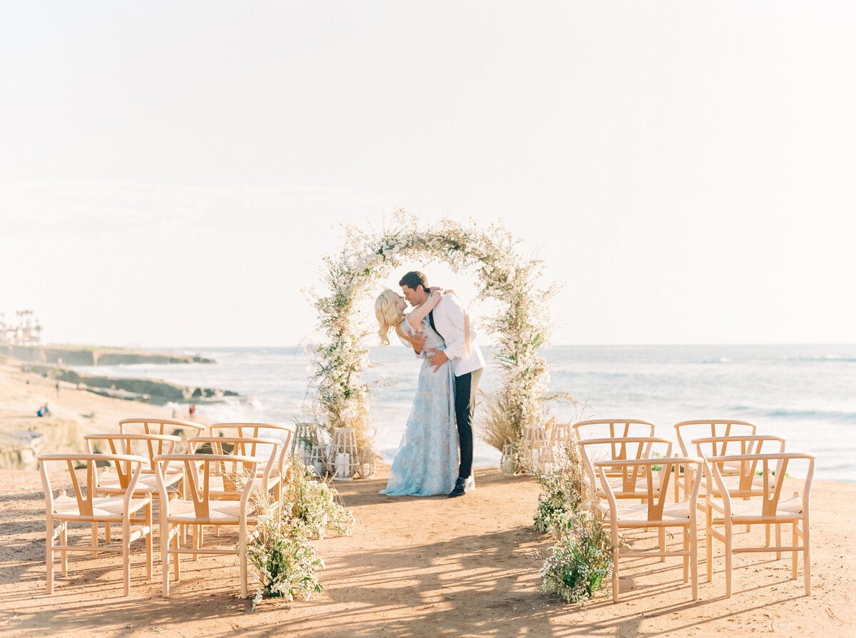 max-owens-design-california-destination-wedding-florist-05-ceremony-couple