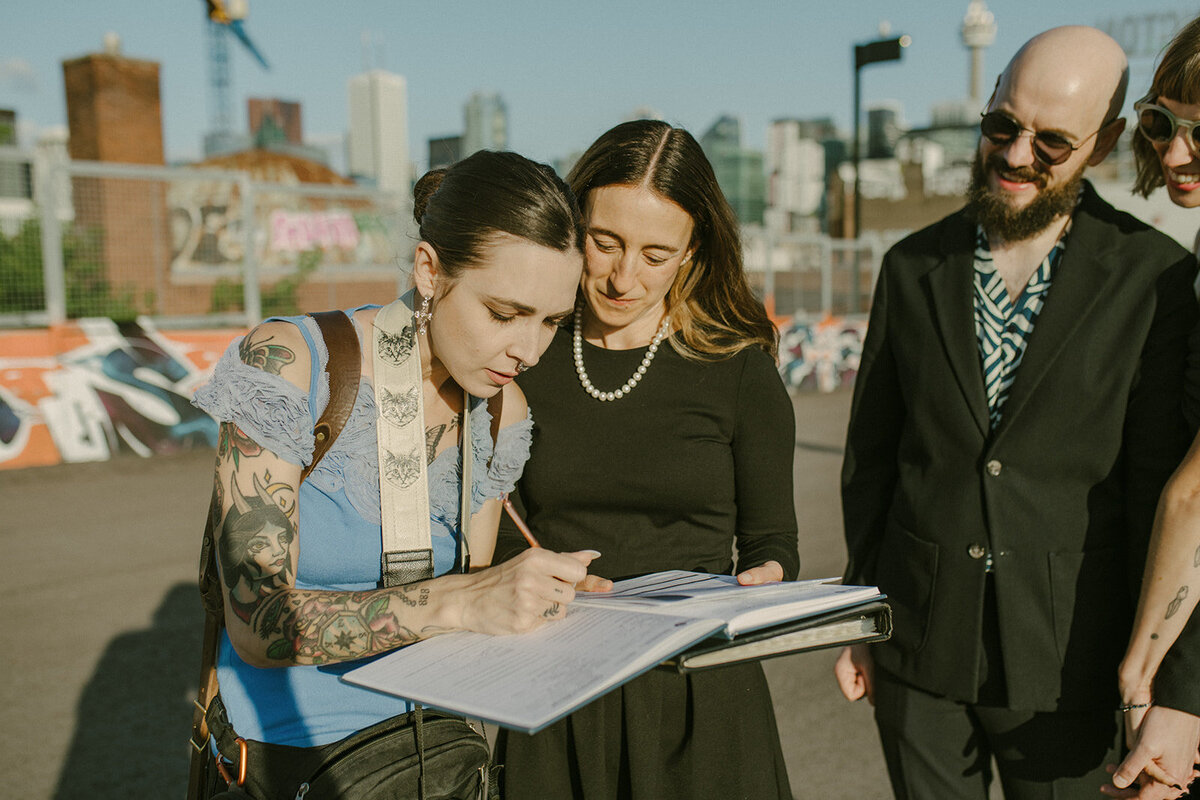 toronto-city-elopement-kensington-market-freespirited-romantic-fun-authentic-wedding-photography-2574