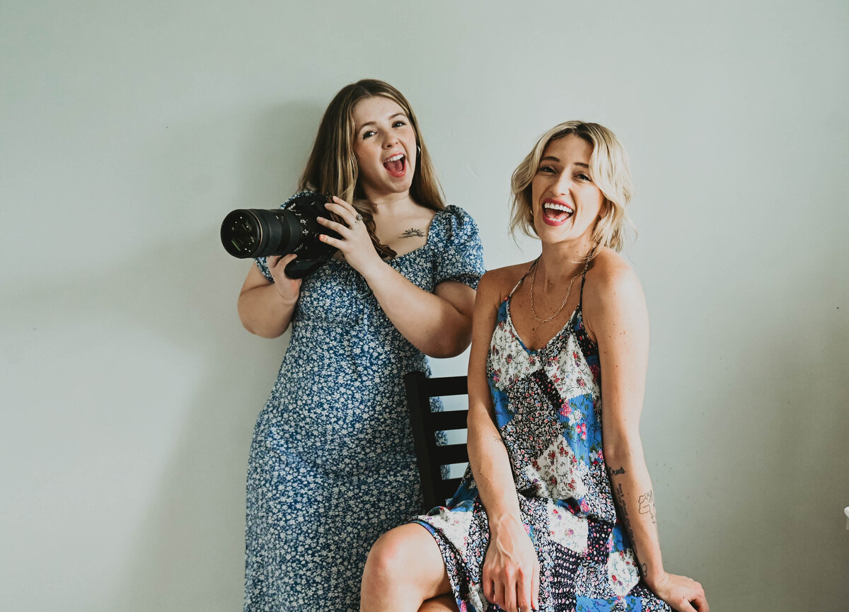 Arastasia Photography - Cleveland Ohio Wedding and Elopement Photography, Maternity and Newborn Photography, Family Portraits and Live Wedding Painting