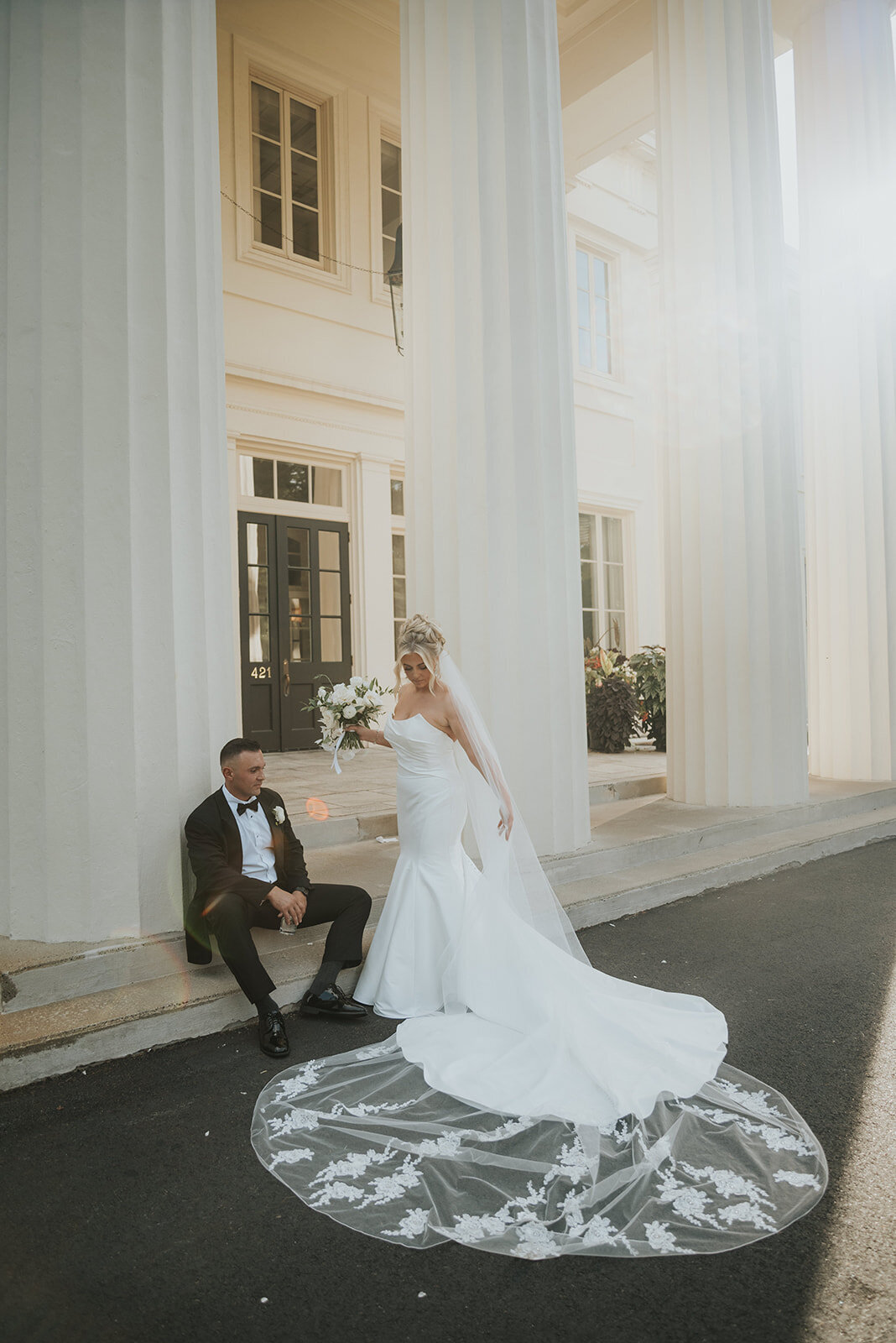 MODERN-GARDEN-MANSION-SUMMER-WEDDING-LINDSAY-BESNIK_PHOTOS_BY_MARIA_B_LUNG_0300