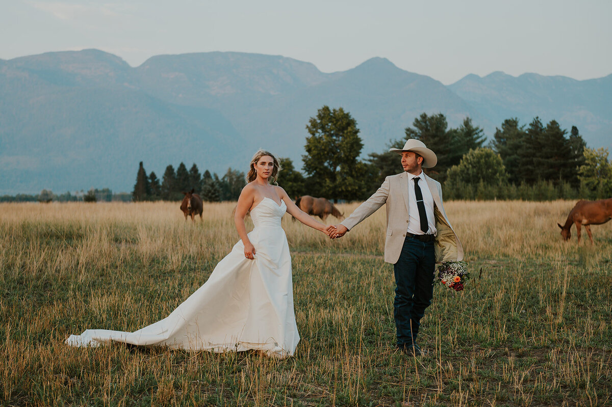 presley-gray-luxury-western-montana-wedding-9134