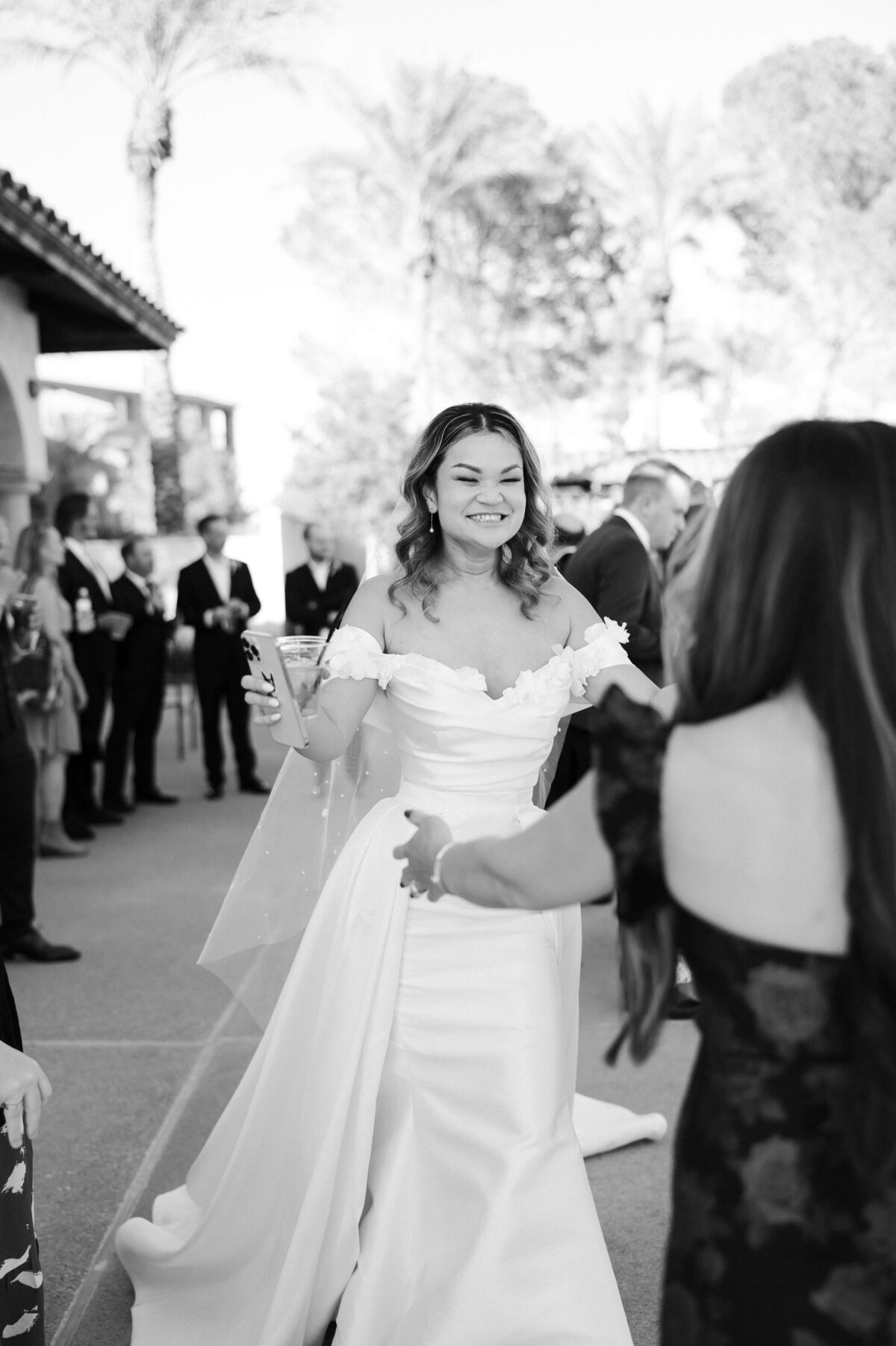 89_riskyexposure_marley-simon_las-vegas-elopement-photography