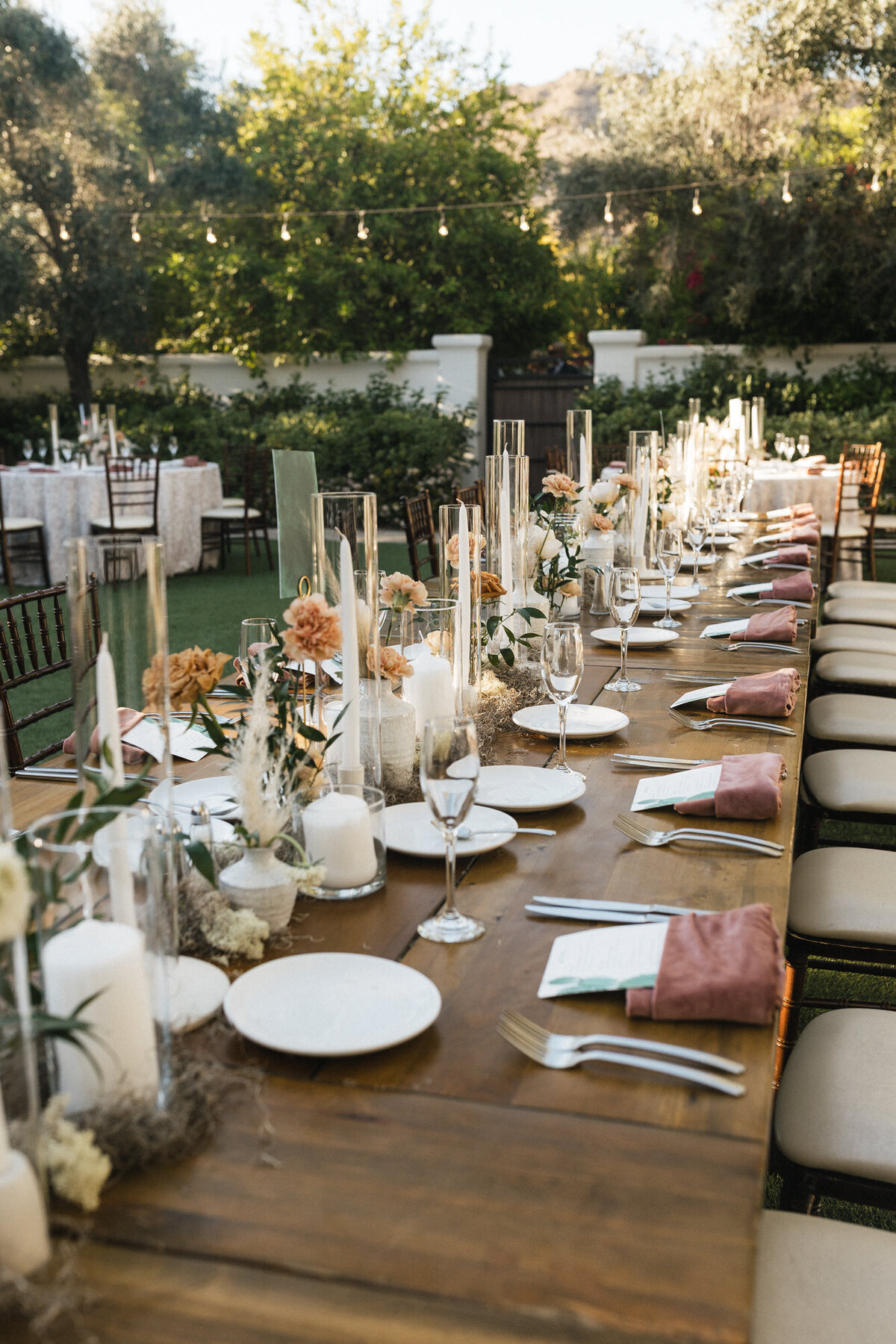 Reception table design taken by El Chorro wedding photographer