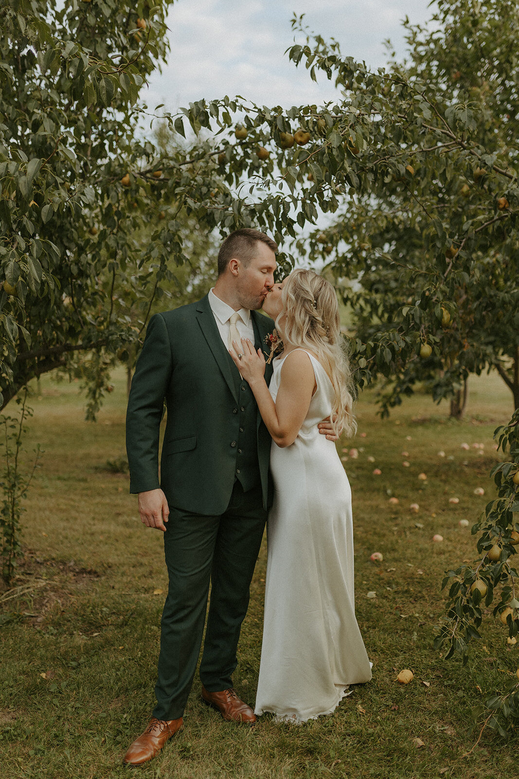 mary+henry_the-barn-lost-creek_wedding-1491